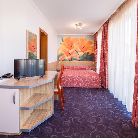 Семеен Хотел Опера Burgas Room photo