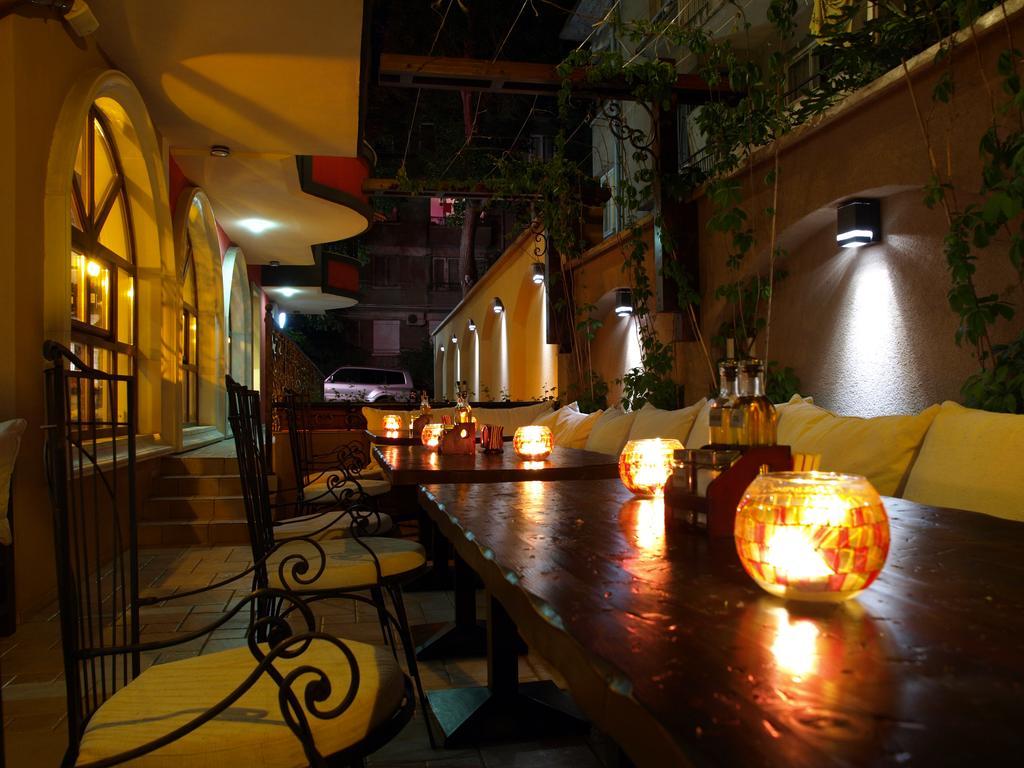 Семеен Хотел Опера Burgas Exterior photo